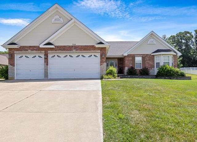 Property at 514 Shilling Oaks Dr, Warrenton, MO 63383, 3 beds, 3 baths