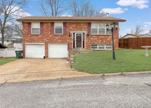 Property at 2729 Tiara Dr, Arnold, MO 63010, 3 beds, 1.5 baths