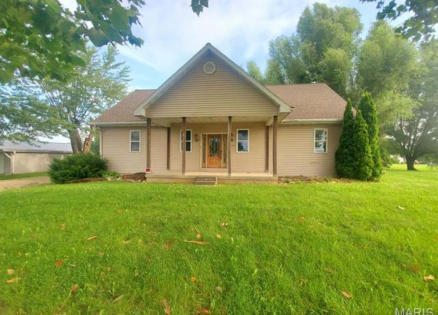 Property at 104 E Bryan St, Ewing, MO 63440, 6 beds, 3 baths