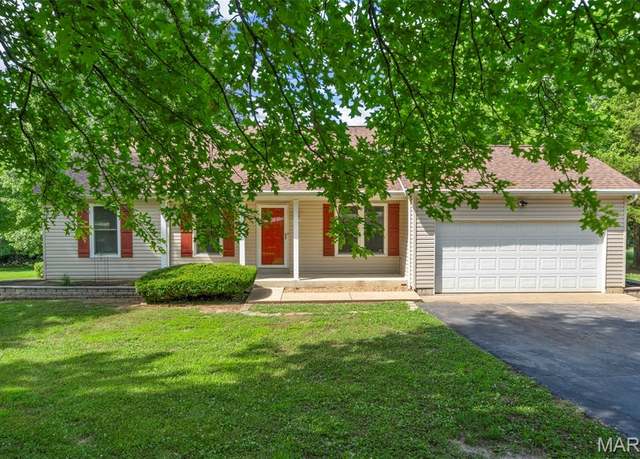 Property at 5265 Country Club Rd, Washington, MO 63090, 4 beds, 3 baths