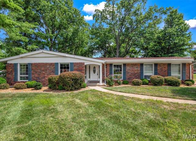 Property at 345 Norwood Cir, Ballwin, MO 63011, 3 beds, 2 baths
