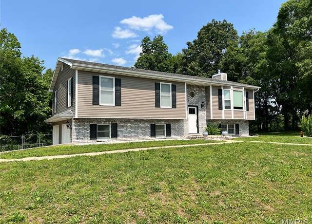 Property at 24520 Spencer Rd, Waynesville, MO 65583, 4 beds, 3 baths