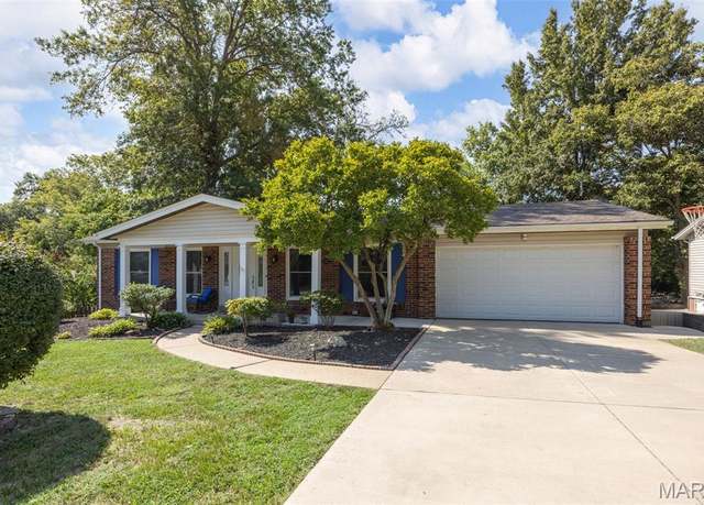 Property at 13010 Ferntrails Ln, Creve Coeur, MO 63141, 4 beds, 2 baths