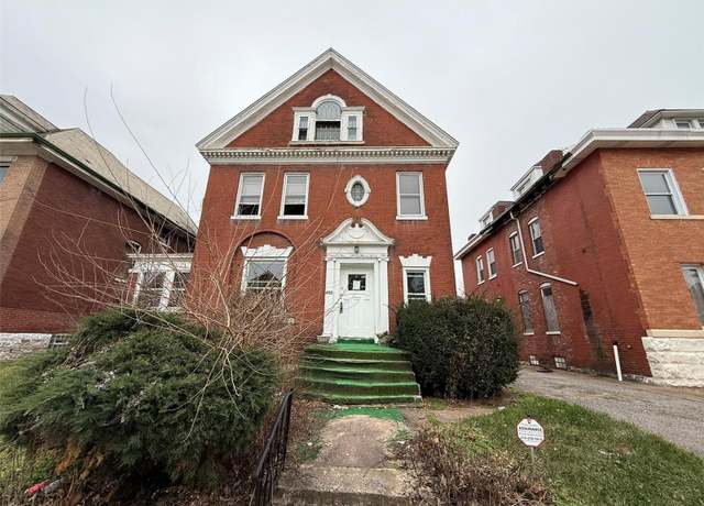 Property at 5044 Raymond Ave, St Louis, MO 63113, 3 beds, 2 baths