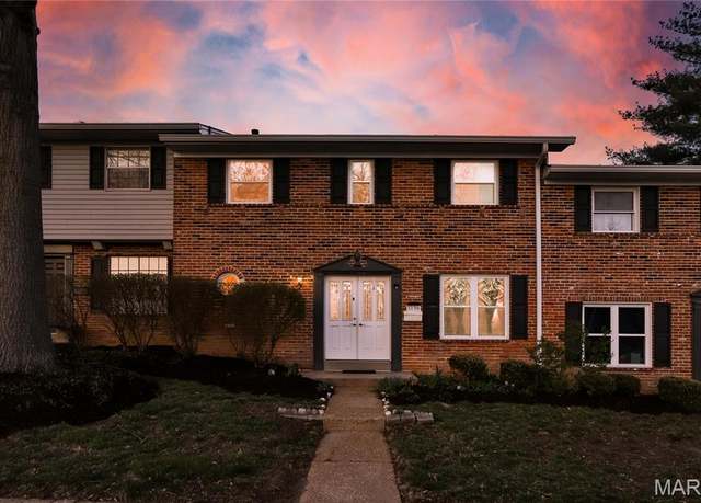 Property at 1156 Toreador Dr, St Louis, MO 63141, 3 beds, 2.5 baths