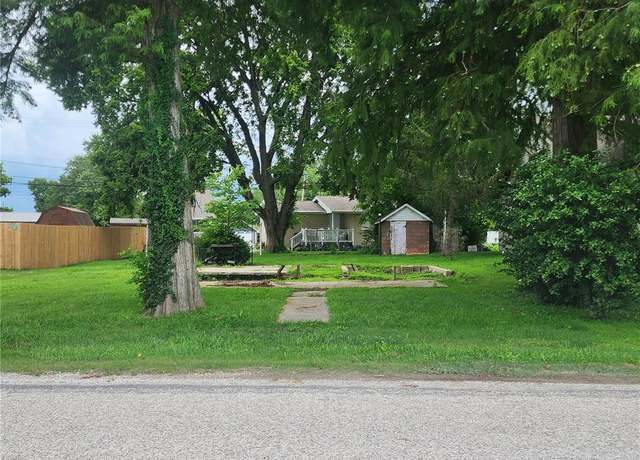 Property at 13 N Main St, Moro, IL 62067