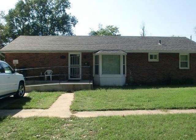 Property at 511 Carroll St, Sikeston, MO 63801, 3 beds, 2 baths