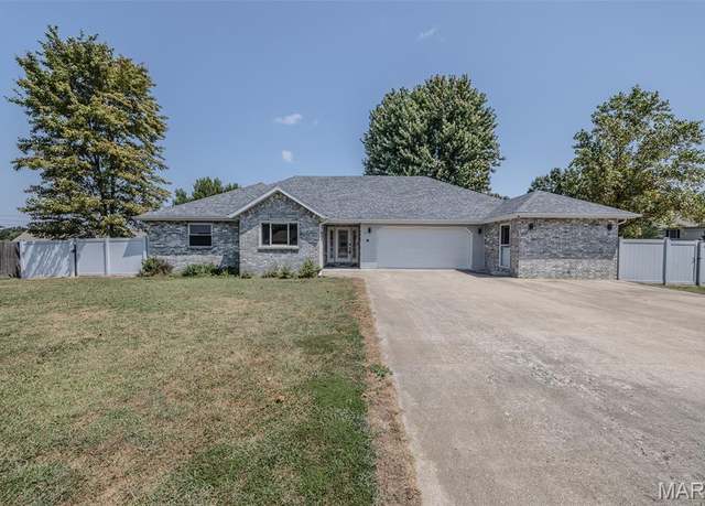 Property at 419 Lasalle St, Lebanon, MO 65536, 3 beds, 2.5 baths