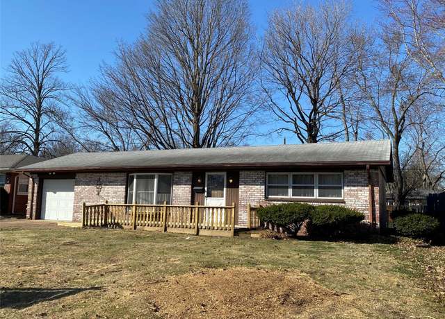 Property at 4113 S Park Dr, Belleville, IL 62226, 2 beds, 1 bath