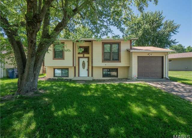 Property at 1464 Monopoly Dr, Florissant, MO 63031, 3 beds, 1 bath