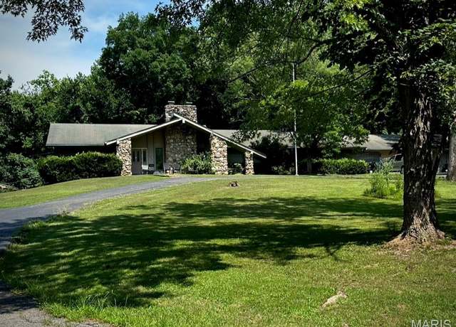 Property at 10483 Schuessler Rd, St Louis, MO 63128, 4 beds, 3.5 baths
