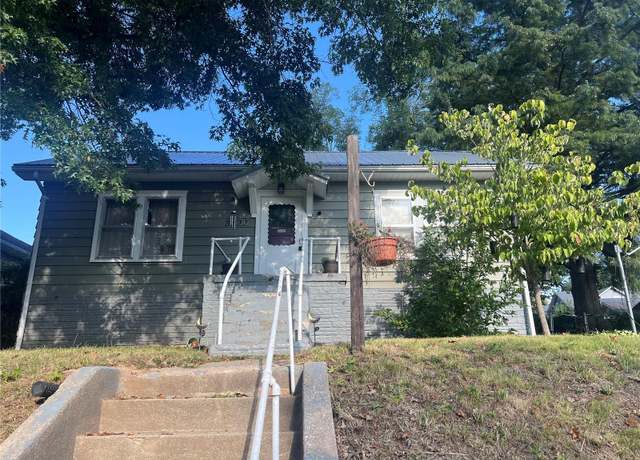 Property at 3322 Bradley St, Hannibal, MO 63401, 1 bed, 1 bath