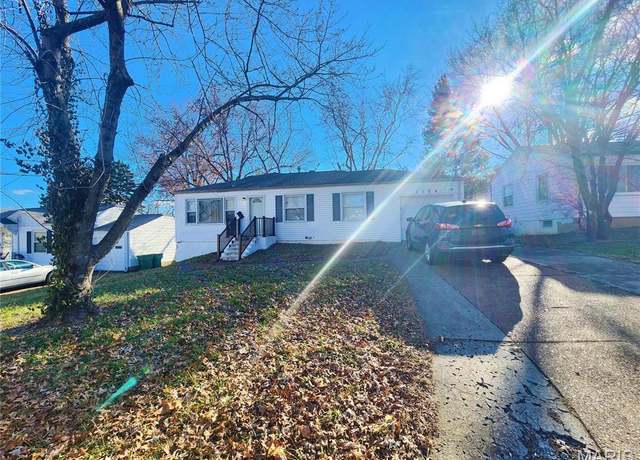 Property at 1174 Ashford Dr, St Louis, MO 63137, 4 beds, 2 baths