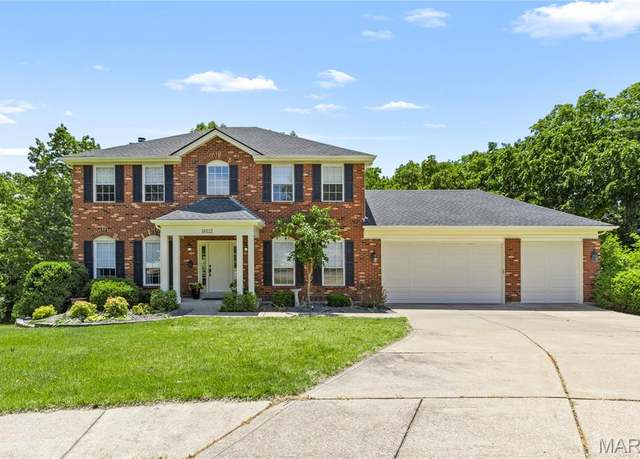 Property at 16112 Ridgewoods Manor Cir, Ellisville, MO 63038, 4 beds, 3.5 baths