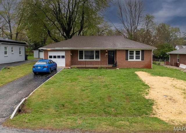 Property at 7 Lakewood Dr, Belleville, IL 62223, 2 beds, 1 bath