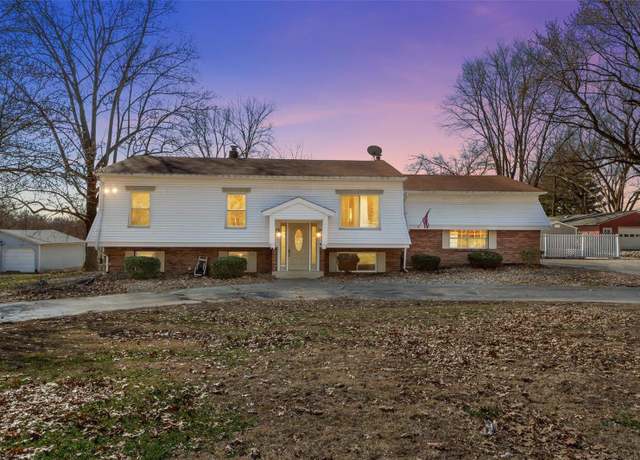 Property at 55 Queens Dr, Florissant, MO 63034, 2 beds, 1.5 baths