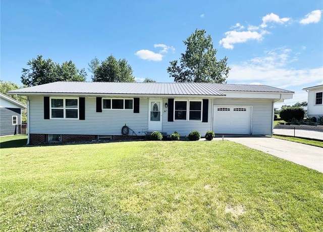 Property at 517 W Olive St, Palmyra, MO 63461, 4 beds, 2 baths