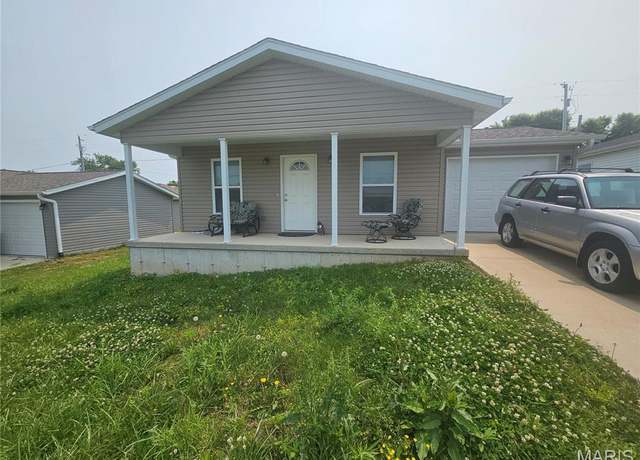 Property at 292 Southview Dr, Jackson, MO 63755, 3 beds, 2 baths