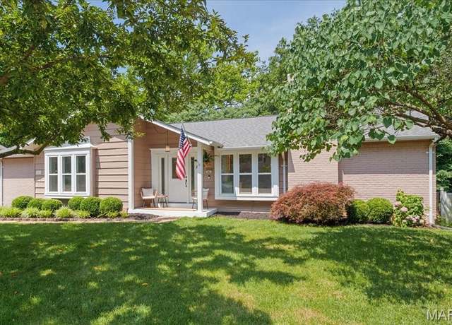 Property at 447 Maymont Dr, Ballwin, MO 63011, 3 beds, 2 baths