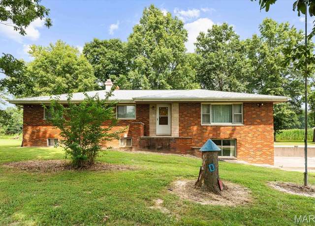 Property at 8345 State Route 143, Edwardsville, IL 62025, 4 beds, 3 baths