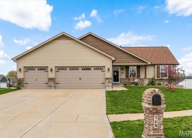 Property at 10 Sunset Pointe Ct, Wentzville, MO 63385, 3 beds, 2 baths