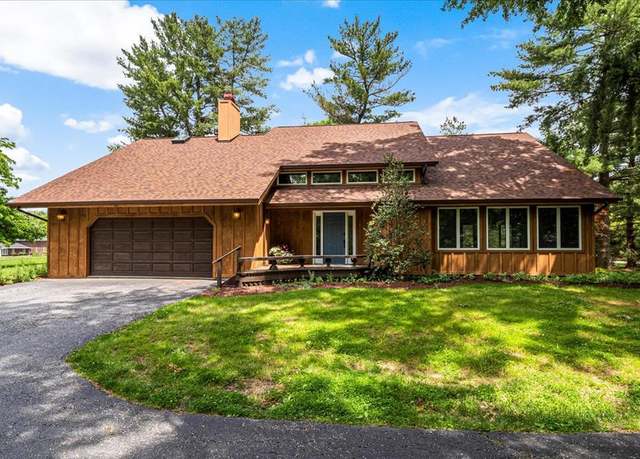 Property at 513 Matthews Ln, Waterloo, IL 62298, 3 beds, 2.5 baths