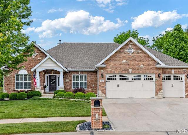 Property at 12 Talvista Dr, St Charles, MO 63303, 5 beds, 3.5 baths