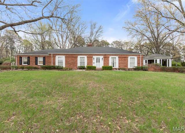 Property at 2050 Firethorn Dr, St Louis, MO 63131, 4 beds, 3.5 baths