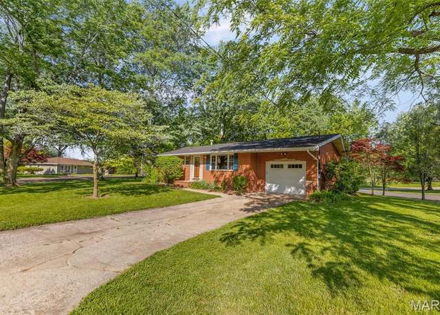 Property at 640 Brookwood Dr, East Alton, IL 62024, 3 beds, 1.5 baths