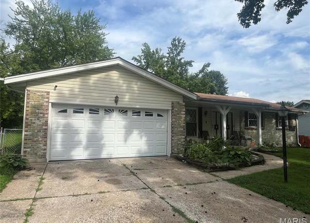 Property at 12072 Rosemist Dr, MO 63138, 3 beds, 2 baths