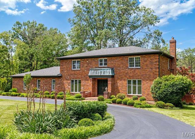 Property at 883 Amersham Dr, Town And Country, MO 63141, 4 beds, 3 baths