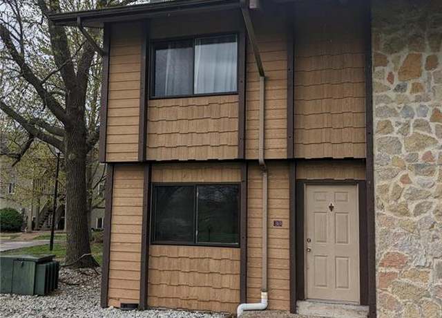 Property at 2101 Gascony Dr #2101, Lake St Louis, MO 63367, 2 beds, 1.5 baths