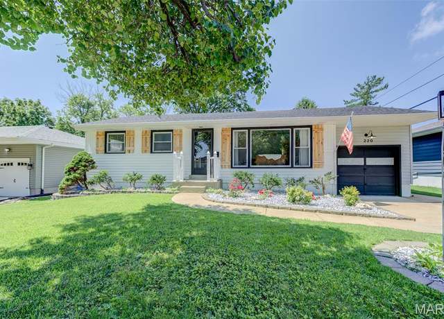 Property at 220 Eldorado Dr, Florissant, MO 63031, 2 beds, 2 baths