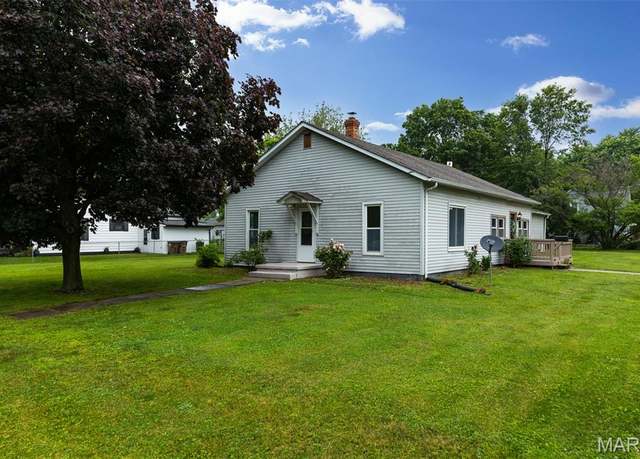 Property at 708 Madison St, Gillespie, IL 62033, 3 beds, 2 baths