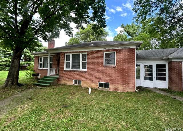 Property at 219 E Lyons St, Marissa, IL 62257, 2 beds, 2 baths