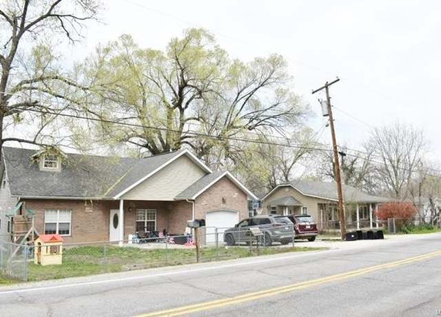 Property at 405 N Highway 17, Waynesville, MO 65583, 4 beds, 2.5 baths