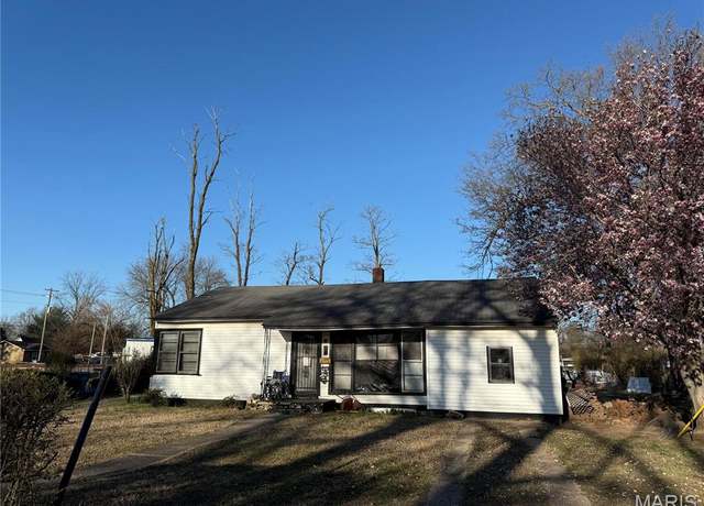 Property at 403 N Decatur St, Malden, MO 63863, 3 beds, 1 bath