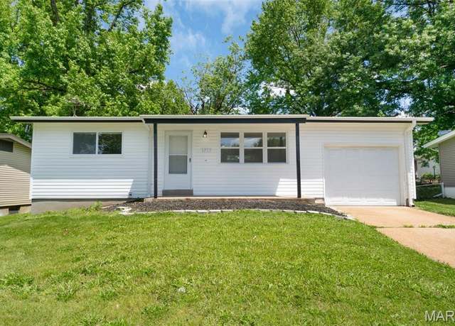 Property at 1715 Hudson Rd, Dellwood, MO 63136, 2 beds, 1 bath