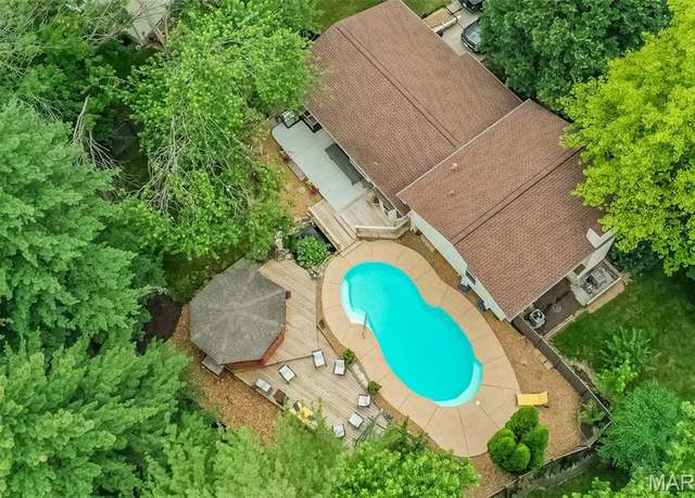 Property at 1917 Country Acres Dr, St Peters, MO 63376, 4 beds, 2.5 baths