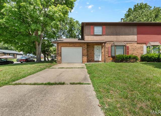 Property at 709 Fort Henry Rd, Belleville, IL 62221, 3 beds, 1.5 baths