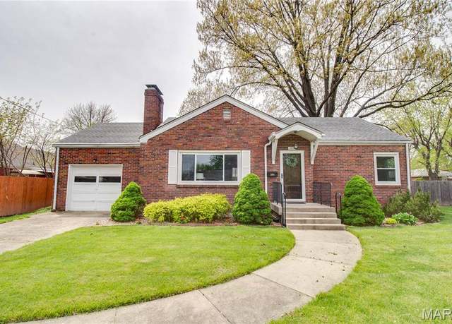 Property at 2004 Kinsman Dr, Alton, IL 62002, 2 beds, 1 bath