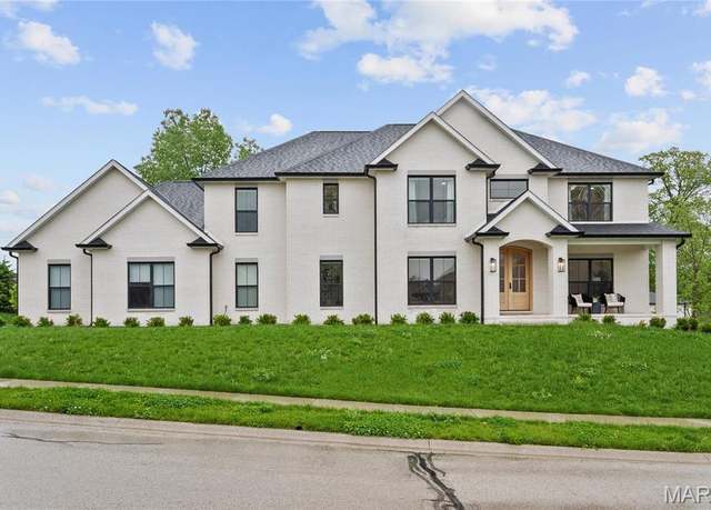 Property at 308 Forest Oaks Dr, Caseyville, IL 62232, 5 beds, 4.5 baths