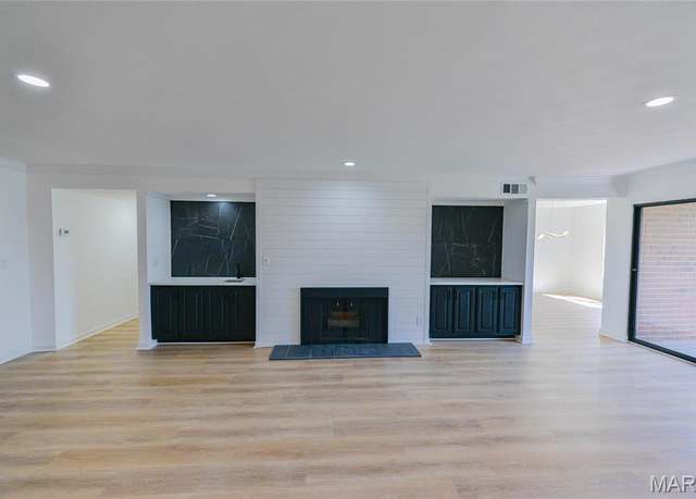 Property at 590 Sarah Ln #303, St Louis, MO 63141, 3 beds, 3 baths
