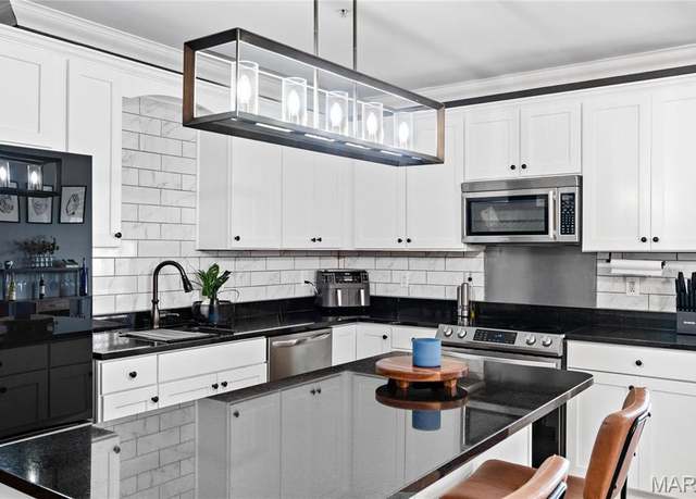 Property at 1515 Lafayette Ave #401, St Louis, MO 63104, 2 beds, 2 baths