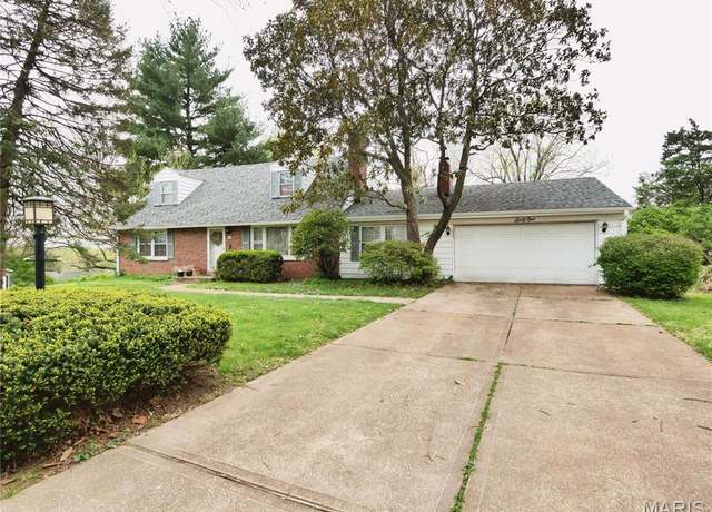 Property at 61 Dames Ct, St Louis, MO 63135, 4 beds, 2 baths