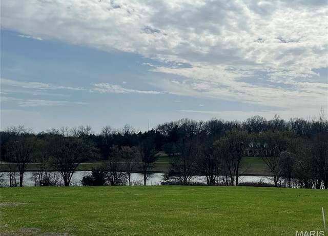 Property at 10 N Grand Lake Circle Cir, Lebanon, MO 65536