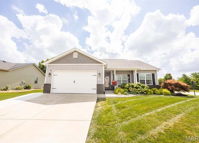 Property at 7000 Augusta Dr, Glen Carbon, IL 62034, 4 beds, 2 baths