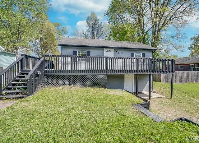 Property at 1309 12th St, Cottage Hills, IL 62018, 3 beds, 1 bath