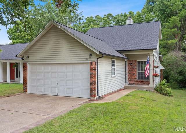 Property at 8704 Garden Ct, Brentwood, MO 63144, 3 beds, 2.5 baths