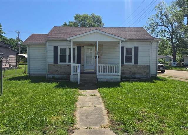 Property at 127 E 2nd St, De Soto, MO 63020, 2 beds, 2 baths